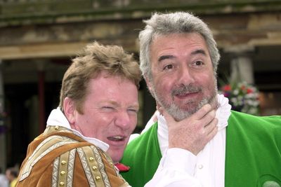 ‘What a character’: Jim Davidson leads tributes after death of snooker icon John Virgo