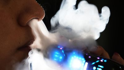 French watchdog flags heart, lung and cancer risks as vape use grows