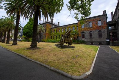 ADF veterans warn selloff of 60 historic defence properties will take a decade and cost billions