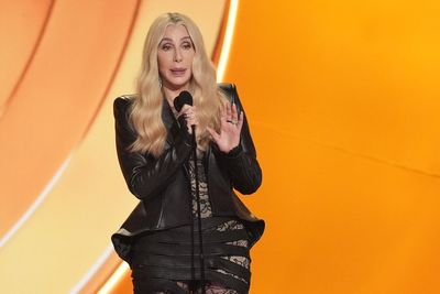 Grammys producer blames Cher for chaotic Record of the Year announcement