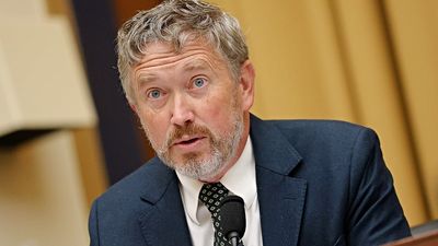 Trump’s latest ‘RINO’ villain is Thomas Massie’s wife, who actually voted for Trump three times