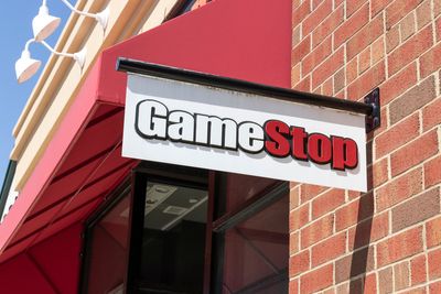 The 470-Store Retail Purge: Full List of Macy’s and GameStop Locations Closing Their Doors This Friday