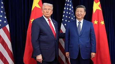 Trump pushes Beijing to break from Tehran in phone call with Xi