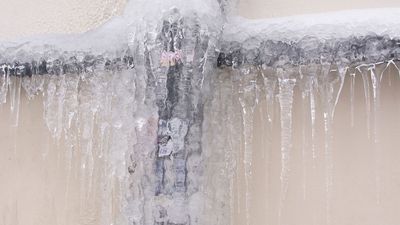 Thawing frozen pipes? Avoid these 5 costly mistakes