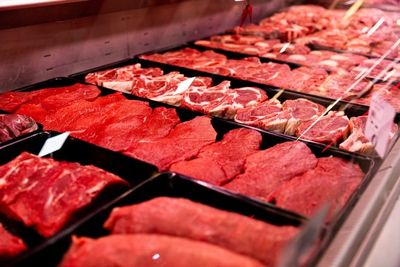 3 Reasons to Avoid the Meat Aisle on Weekends