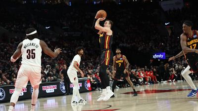 Lakers Acquire Veteran Sharpshooter From Hawks Ahead of Trade Deadline