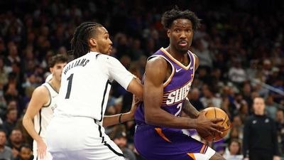 Bucks Complete Trade With Suns, Bulls After Deciding to Keep Giannis Antetokounmpo