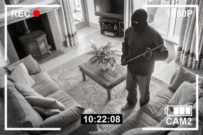 The “Snowbird” Tactic Burglars Use to Target Homes in February