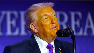 Trump cracks joke about Christians at National Prayer Breakfast, Evangelicals stone-faced, silent