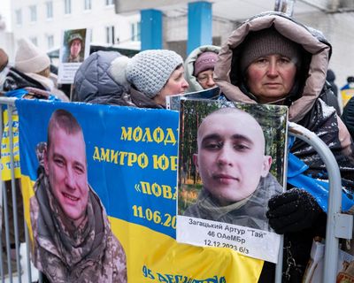 Ukraine war briefing: Kyiv and Moscow hold major prisoner exchange