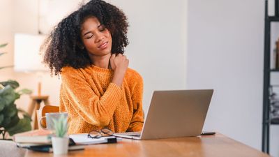 Is your desk job making you stiff? A doctor swears by this simple stretch for soothing his achy shoulders