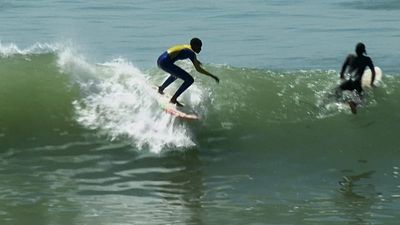 Senegal surf school in Dakar brings girls back to class