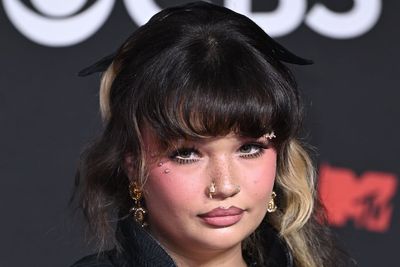 Lola Young to play ‘small intimate show’ six months after stage collapse