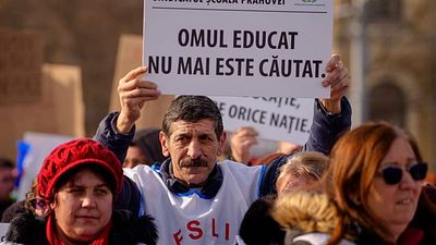 Thousands of Romanian teachers protest against government-planned austerity measures