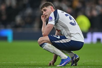 Is Micky van de Ven injured this weekend? Premier League injury latest on Tottenham defender