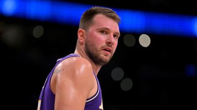 Luka Dončić Expected to Miss Saturday Lakers-Warriors Game After Hamstring Injury