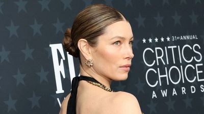 Hate cardio? Jessica Biel’s trainer just shared a 4-move workout that raises your heart rate like walking