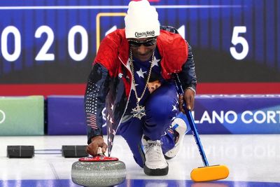How Snoop Dogg gave Britain’s curling hopes a boost as Bruce Mouat and Jen Dodds chase Olympic gold