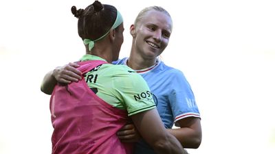 City back on top in ALW, Canberra beat 10-woman Sydney