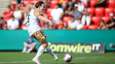 Taylor treble rocks the Reds, sends soaring Jets top