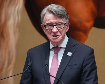 Mandelson should hand back US ambassador payout, says cabinet minister