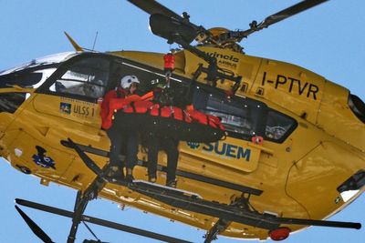 Lindsey Vonn airlifted off mountain after crashing in Olympic women’s downhill