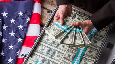 Gamblers Placing Bets on $2K Tariff Dividend Check — What Are the Odds?