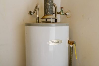 6 Signs Your Water Heater Is Struggling with Hard Water Buildup