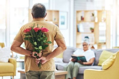 8 Reasons Your Wife Hates Roses From The Grocery Store