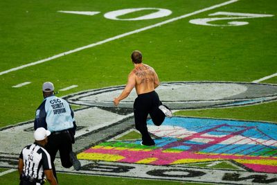 Streaker brings Super Bowl rout to a halt with cryptic crypto message scrawled on his bare back