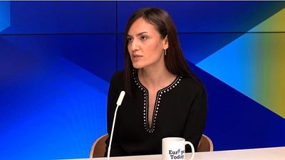 Tehran 'will continue to massacre people' if not stopped, Iranian chess grandmaster tells Euronews