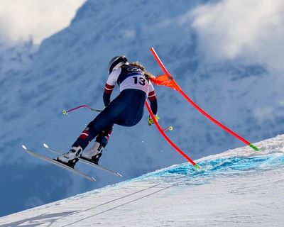 Lindsey Vonn has ‘no regrets’ over crash as fellow skiers defend her decision to race