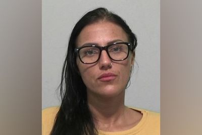 Nurse struck off after smuggling phone into jail for drugs gang