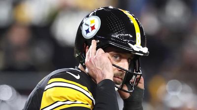 Steelers Players Are Almost All United in Opinion on Potential Aaron Rodgers Return