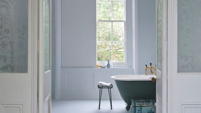 The 5 Worst Colors for a Small Bathroom That Interior Designers Warn You to Avoid