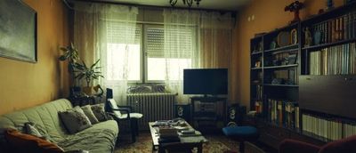 8 Living Room Red Flags That Scream ‘Lower-Middle-Class’ to Guests