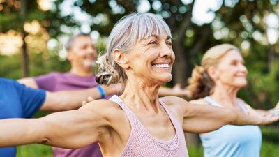 I’m a personal trainer who works with seniors: Here are the 5 bodyweight exercises I recommend