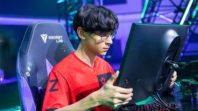 TenZ shuts down Kyedae cheating rumors with firm response