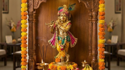 4 Powerful Lord Krishna Mantras for Inner Peace and Moksha