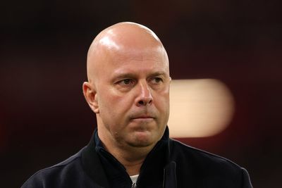 Arne Slot issues new Liverpool injury update amid right-back crisis