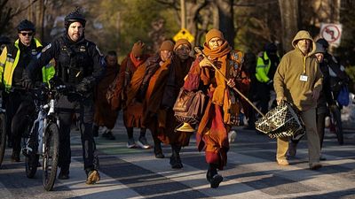 Buddhist monks on 'Walk for Peace' across the United States arrive in Washington after 108 days