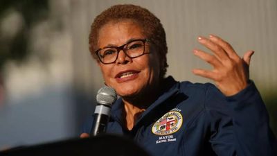 'They snatch people off our streets': LA Mayor Karen Bass signs directive barring ICE from city properties