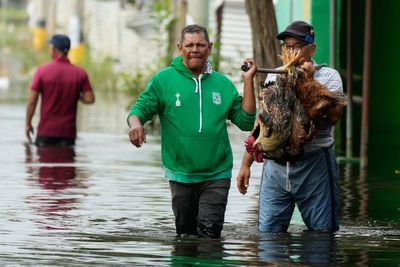 Colombia's president urges court to allow raising taxes by decree as floods hit northern region