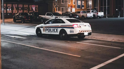 UK: Teen arrested for stabbing two boys at London school