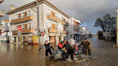 Portugal's interior minister resigns following criticism of flood management