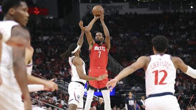 Kevin Durant Joins Historic Group of NBA Legends With Milestone 20-Point Night in Rockets Win