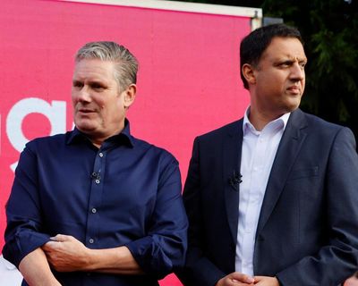 Anas Sarwar says Starmer can campaign in Scotland after calling for him to quit