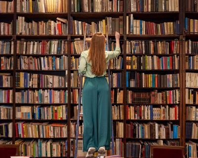 Reading and writing can lower dementia risk by almost 40%, study suggests