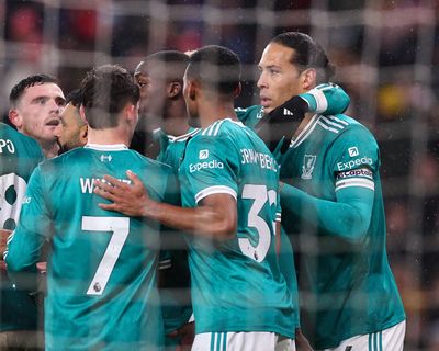 Virgil van Dijk rises to occasion as Liverpool end Sunderland record