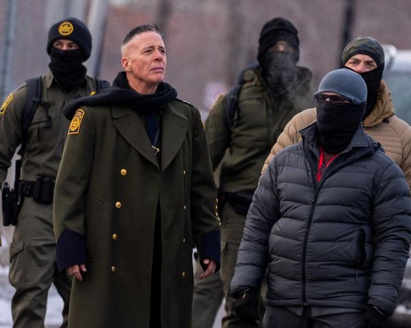 Border patrol chief praised federal agent who shot US citizen in Chicago